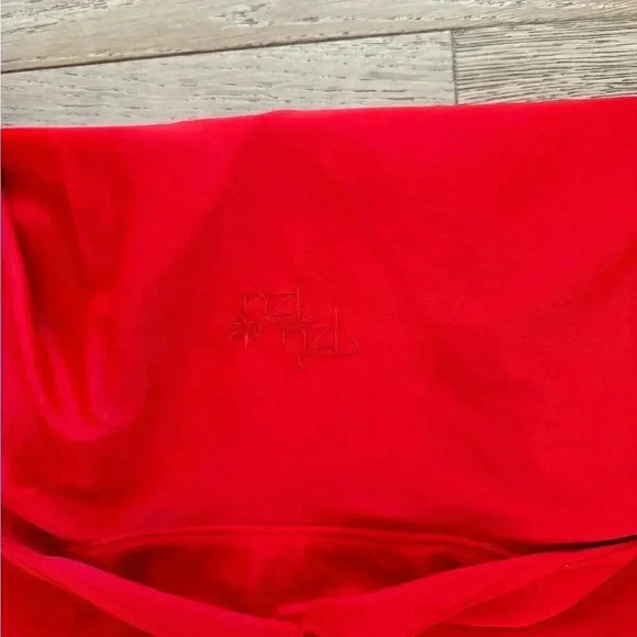 Tzu Tzu Short Sleeve top Red Size Medium - Picture 4 of 5